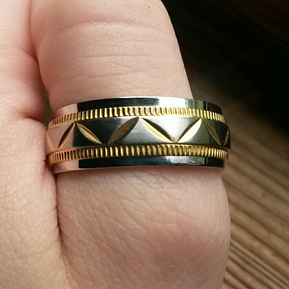 *NWOT* Men's Stainless Steel Wedding Ring